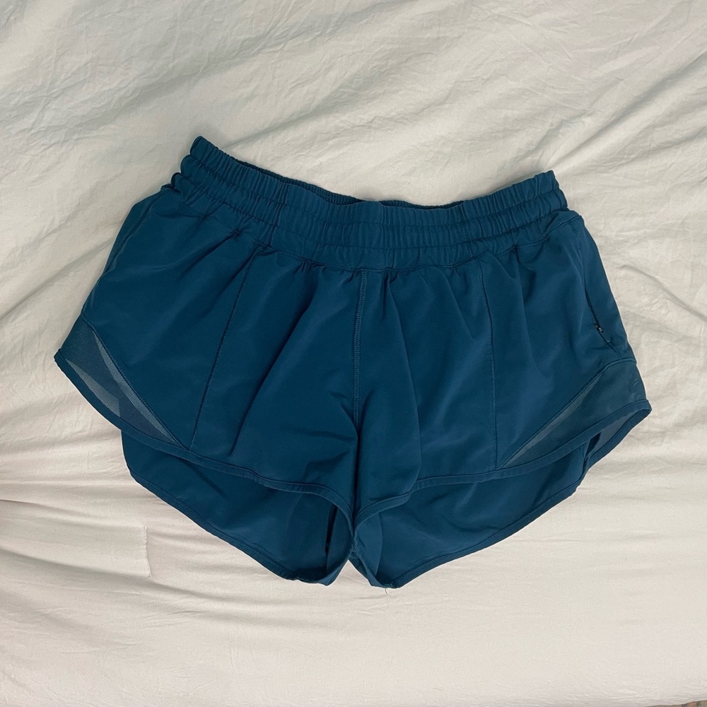 Lululemon Hotty Hot Low-Rise “2.5 Short